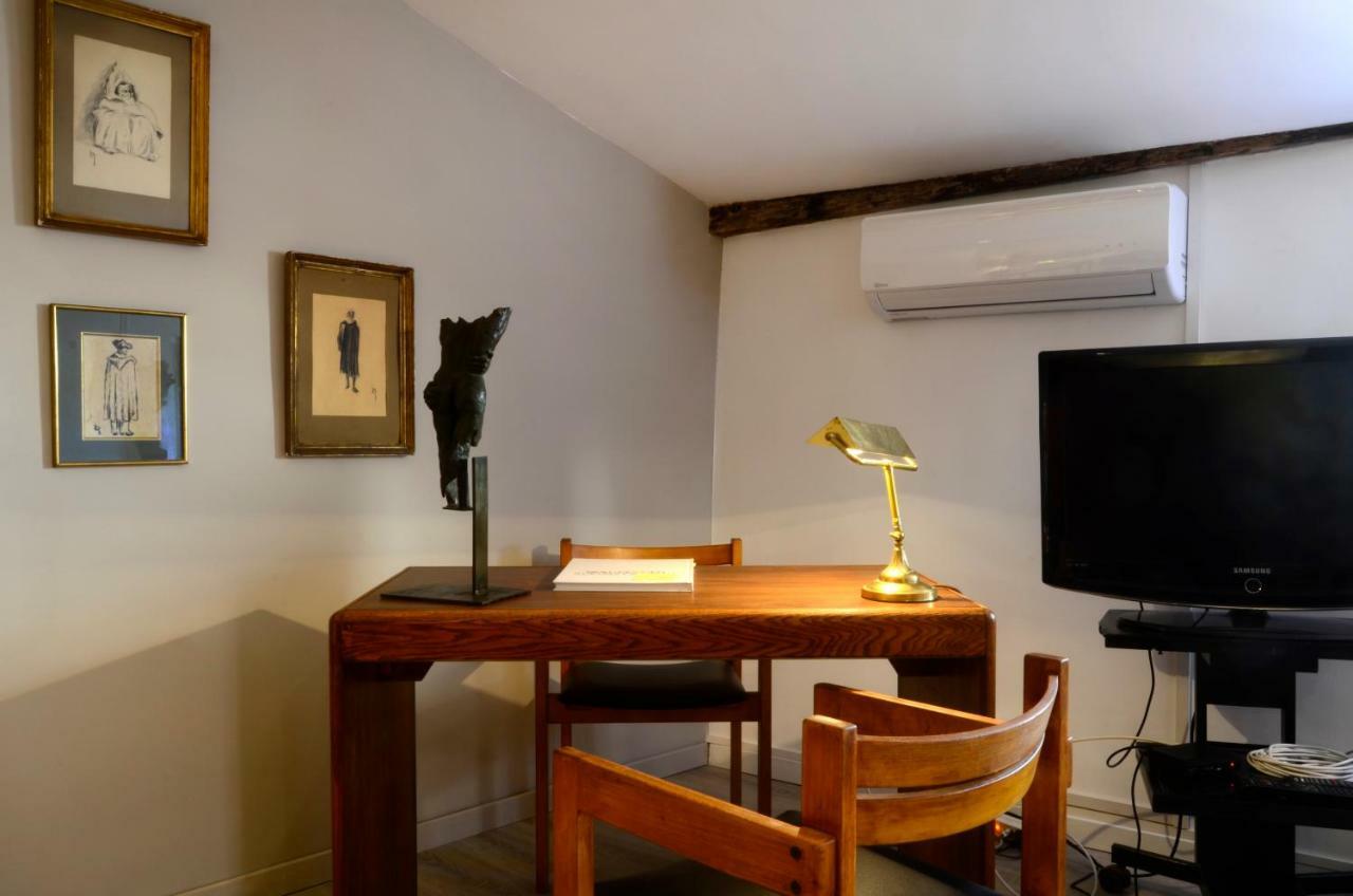 La Tour Bouigas Apartment L'Isle-sur-la-Sorgue Bagian luar foto